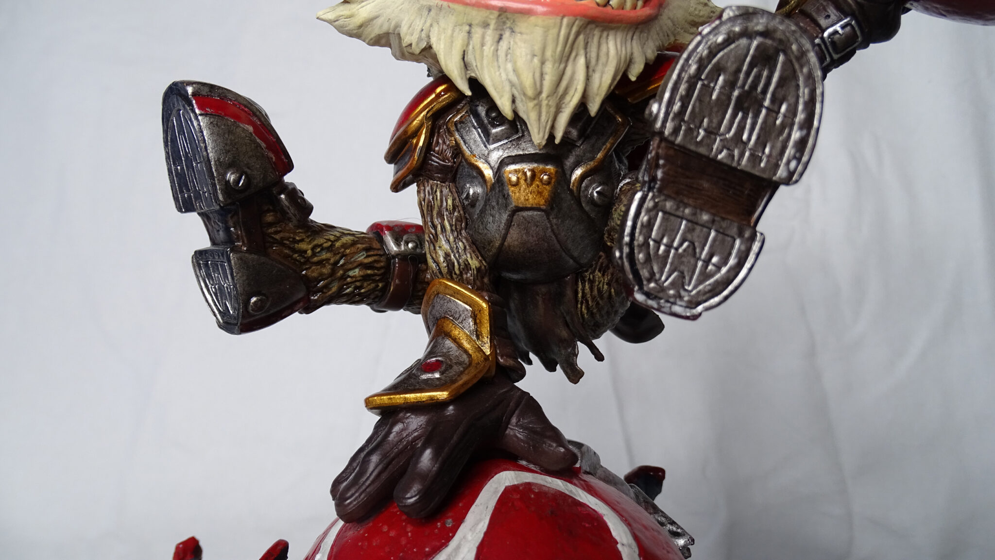 statue ziggs