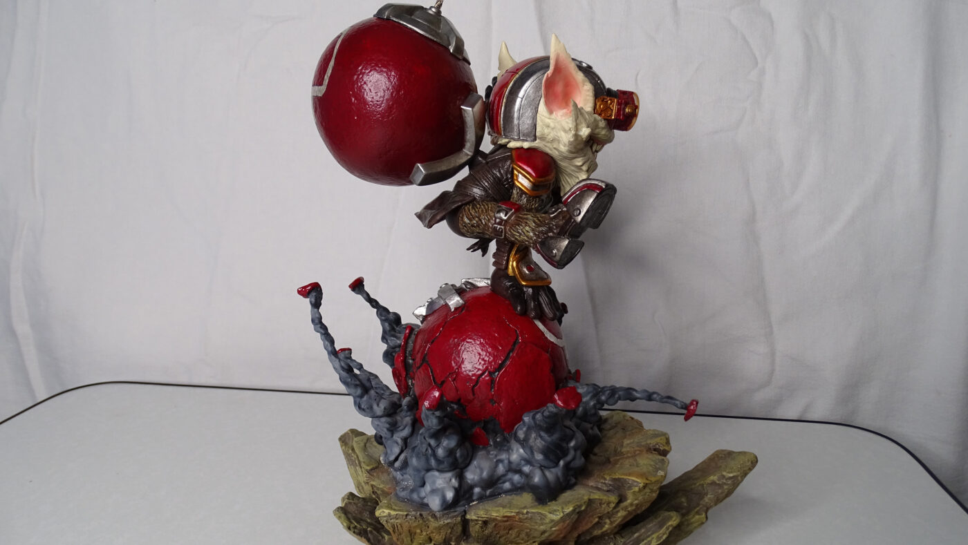 ziggs statue